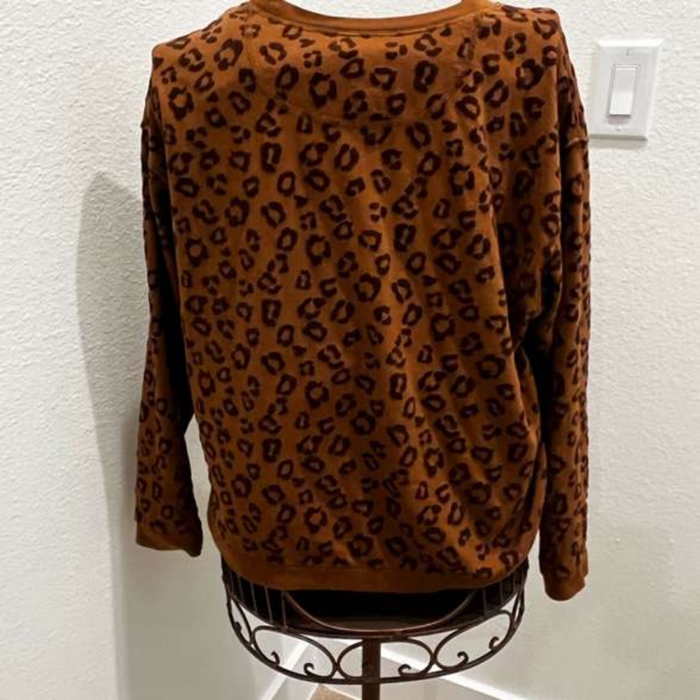 Leopard Print Brown Sweatshirt Size Medium